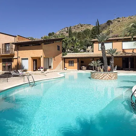 Exclusive Luxury In With Private Pool, Jacuzzi And Bbq *